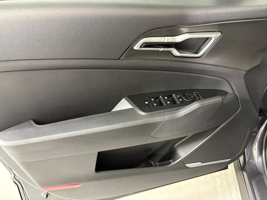 New 2027 Gravity Gray Kia LX image 13