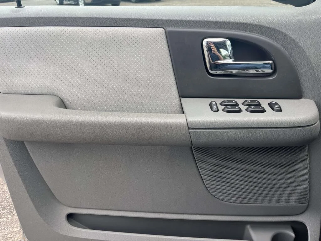 Used 2005  Ford XLT image 26
