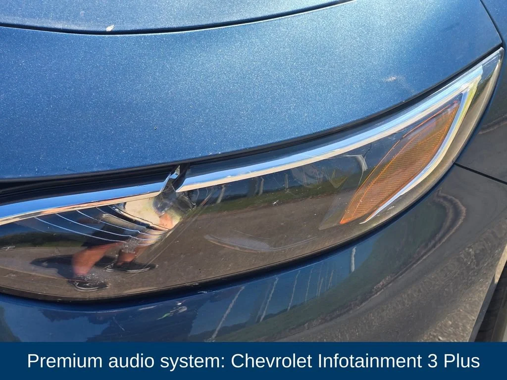 Used 2025 Lakeshore Blue Metallic Chevrolet 1LT image 6