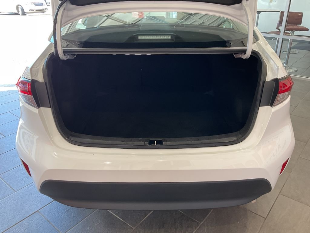 Used 2025 White Toyota LE image 9