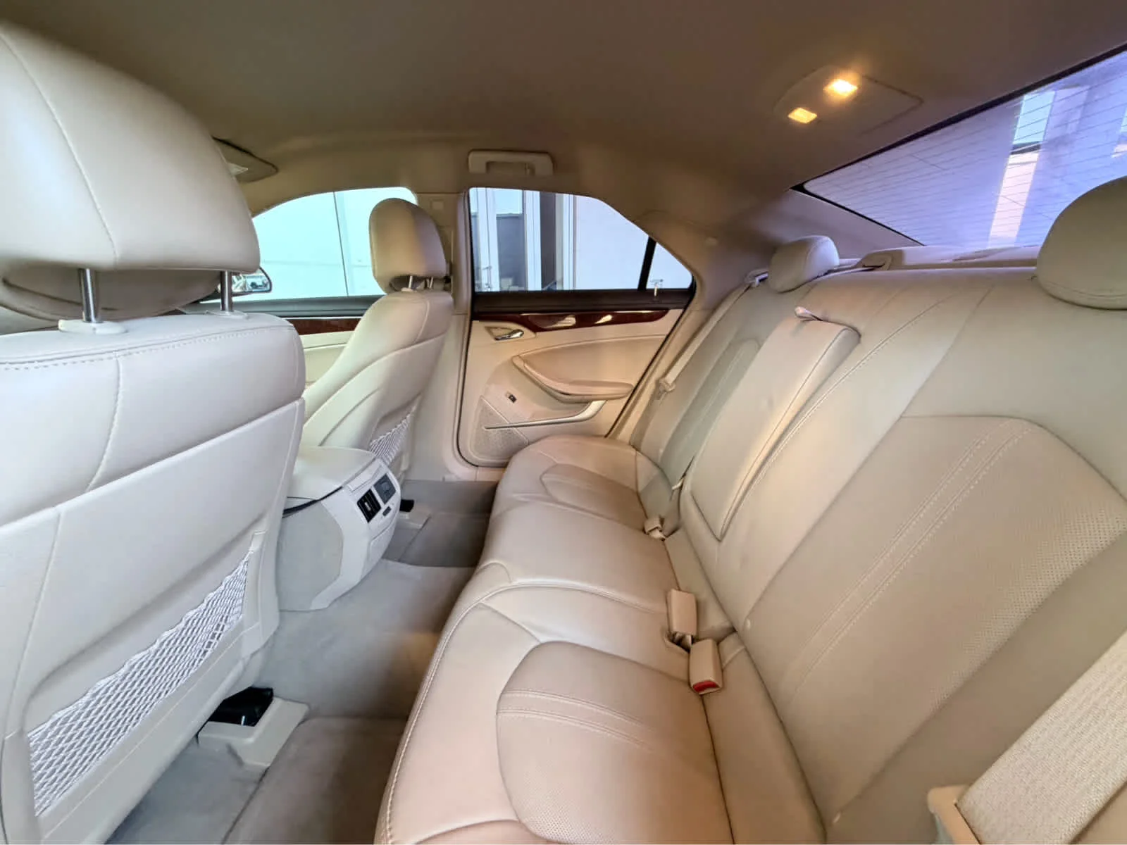 Used 2011 CRYSTAL RED TINTCOAT Cadillac Luxury image 26