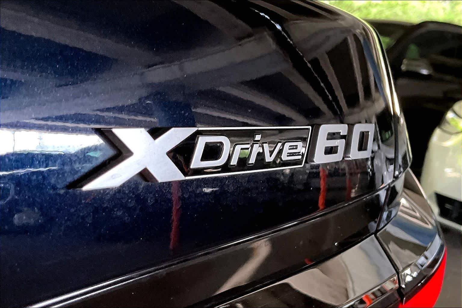 Used 2024 Carbon Black Metallic BMW xDrive60 image 9