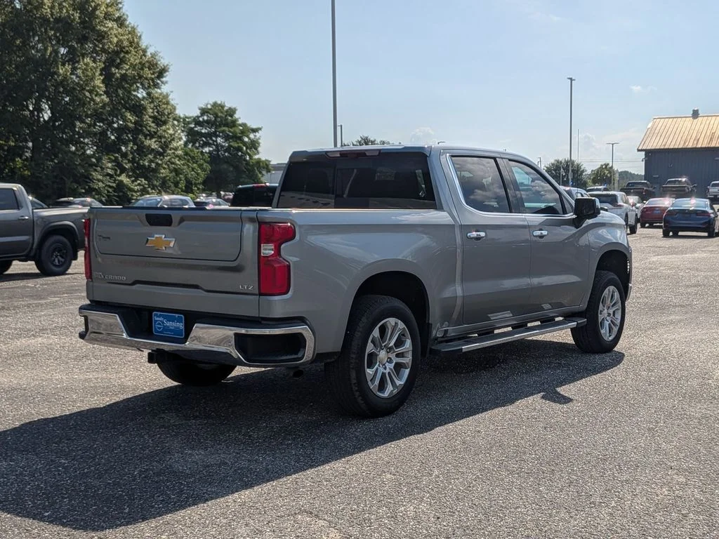 Used 2025 Gray Chevrolet LTZ image 5