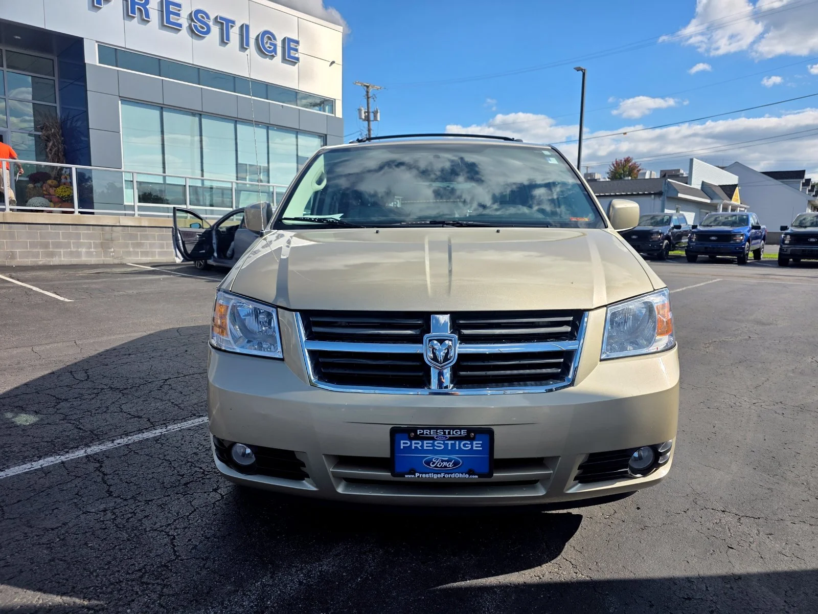 Used 2010 Dodge Grand Caravan SXT with VIN 2D4RN5DX7AR290020 for sale in Columbiana, OH