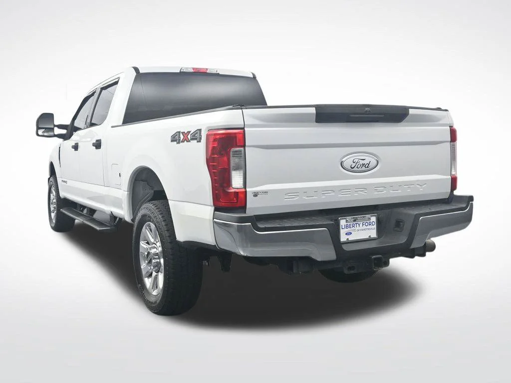 Used 2019 Oxford White Ford XLT image 9