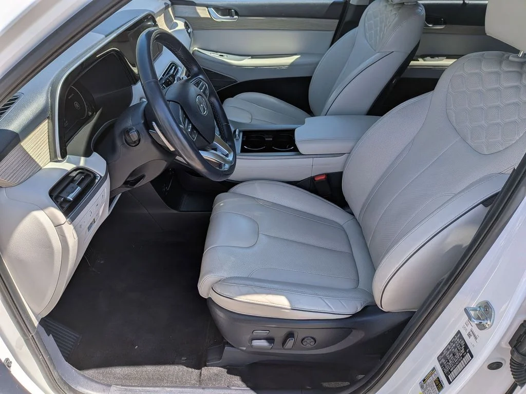 Used 2022 White Hyundai Limited image 11
