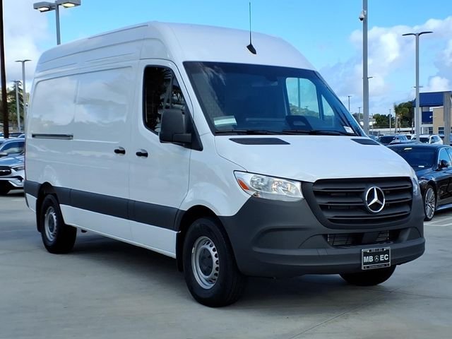 Used 2025 White Mercedes-Benz Cargo 144 WB image 17