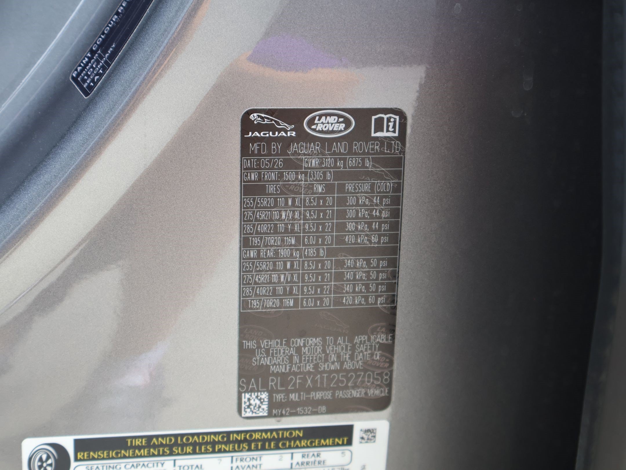New 2026 Eiger Grey LAND ROVER Dynamic SE image 22