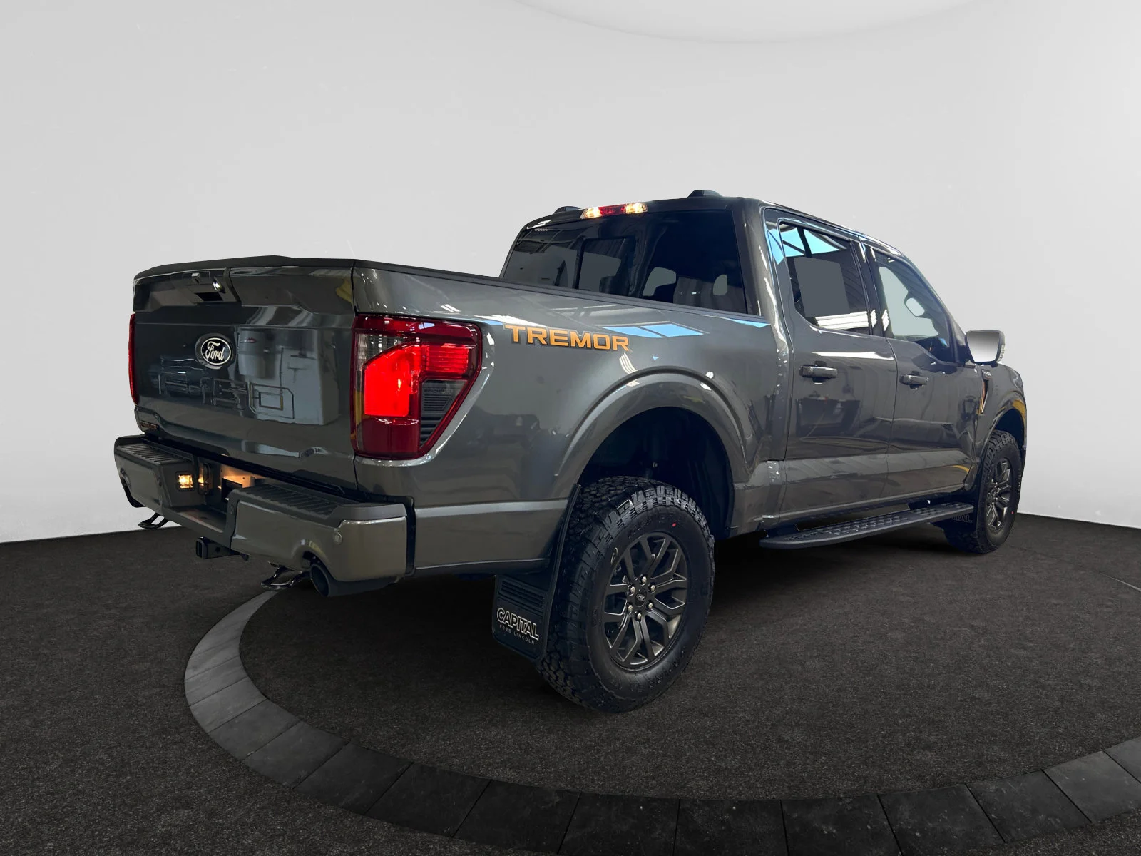 New 2026 Carbonized Grey Metallic Ford Tremor image 5