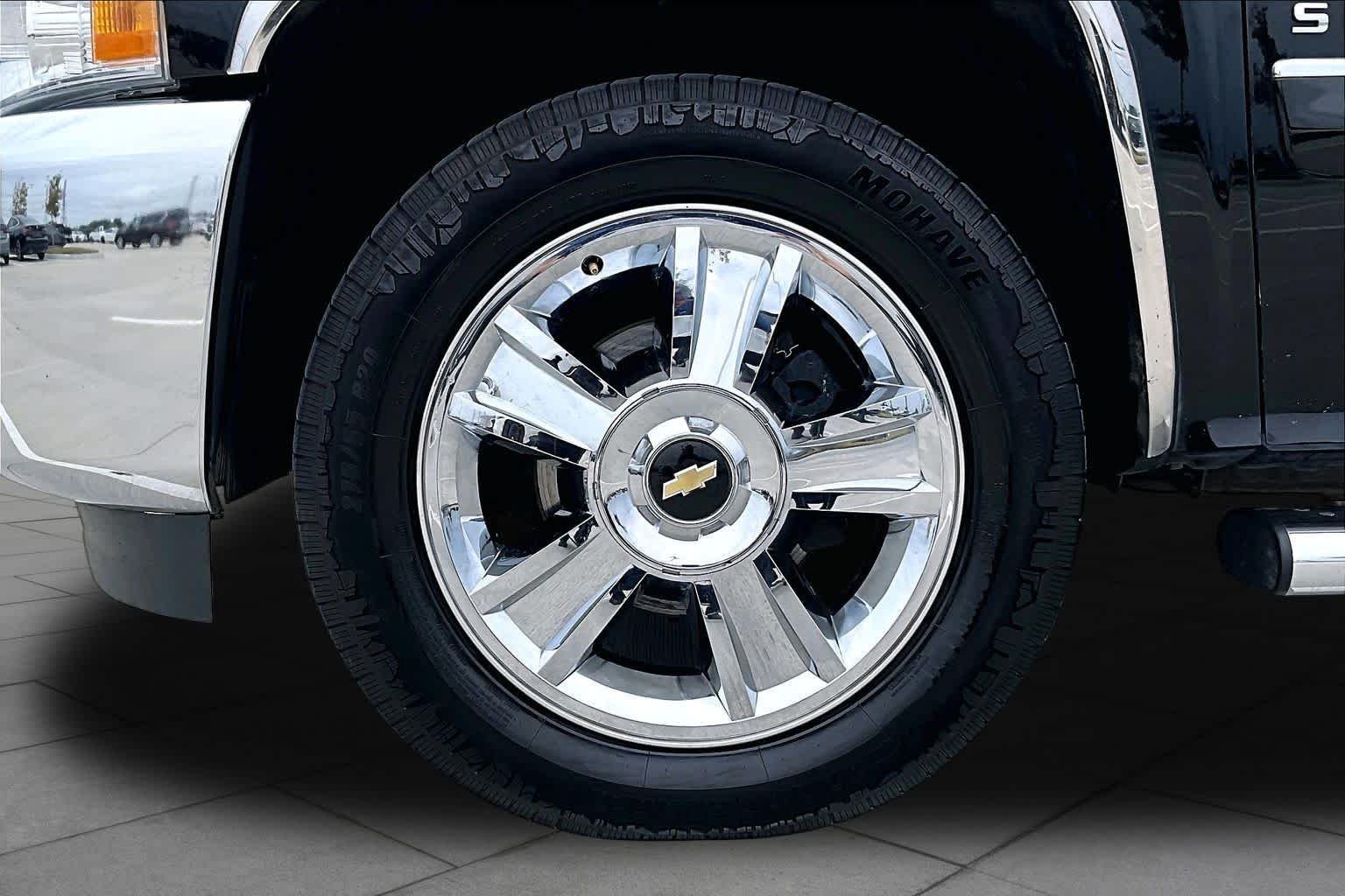 Used 2013 Black Chevrolet LT image 10