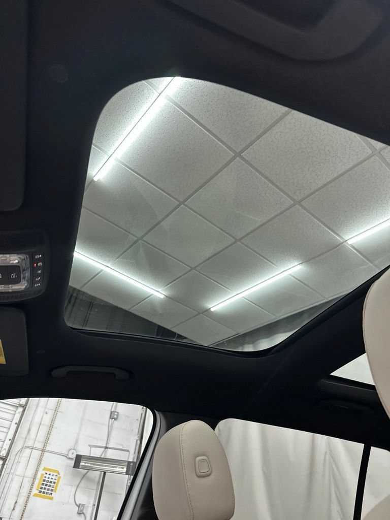 New 2026 Polar White Mercedes-Benz GLB 250 image 52