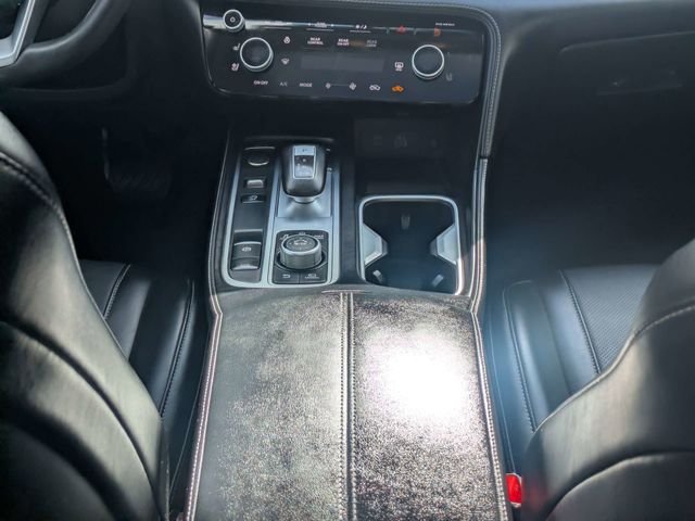 Used 2023 White INFINITI LUXE image 20