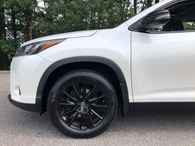 Used 2019 Blizzard Pearl Toyota SE image 13