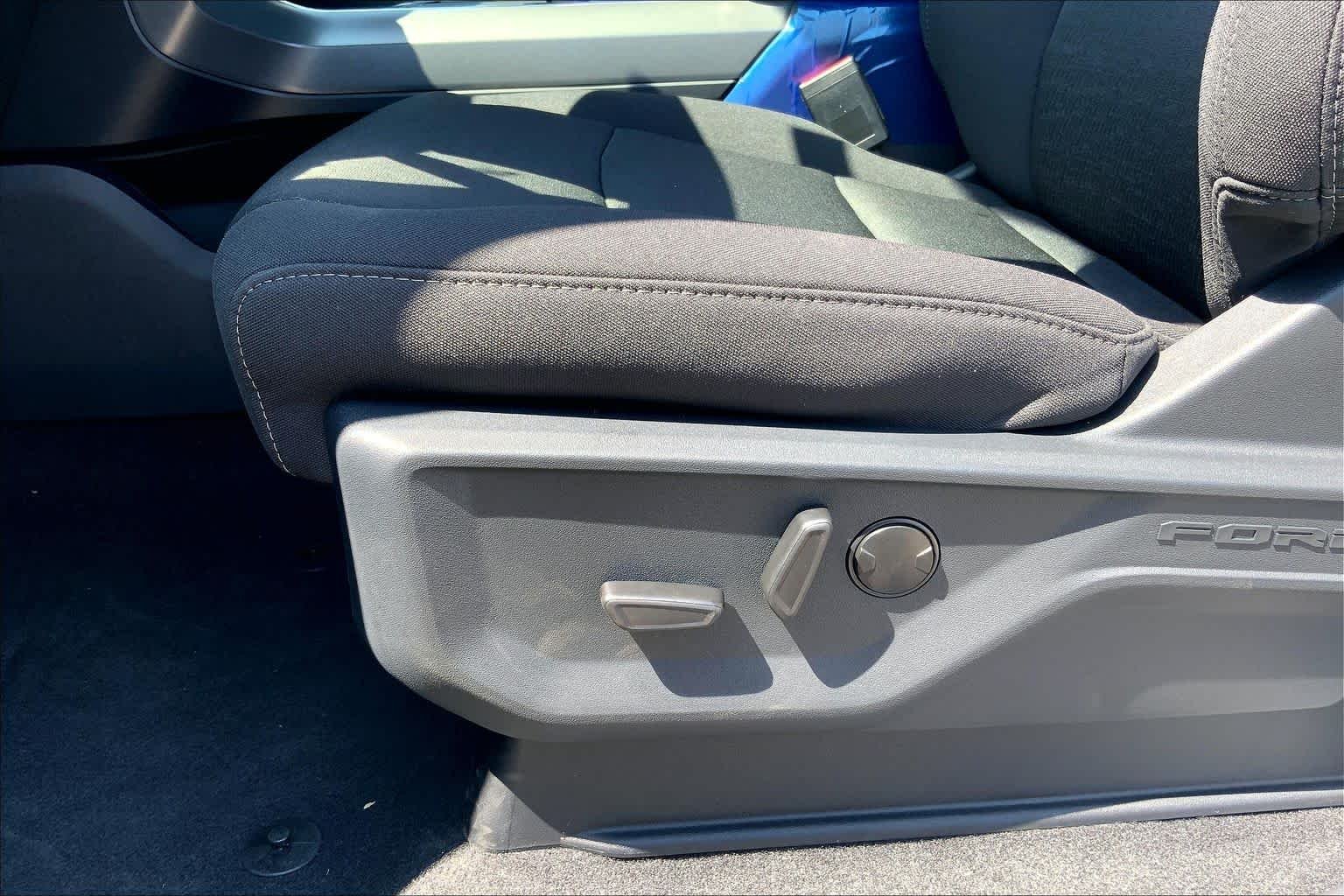 New 2026 Oxford White Ford XLT image 19