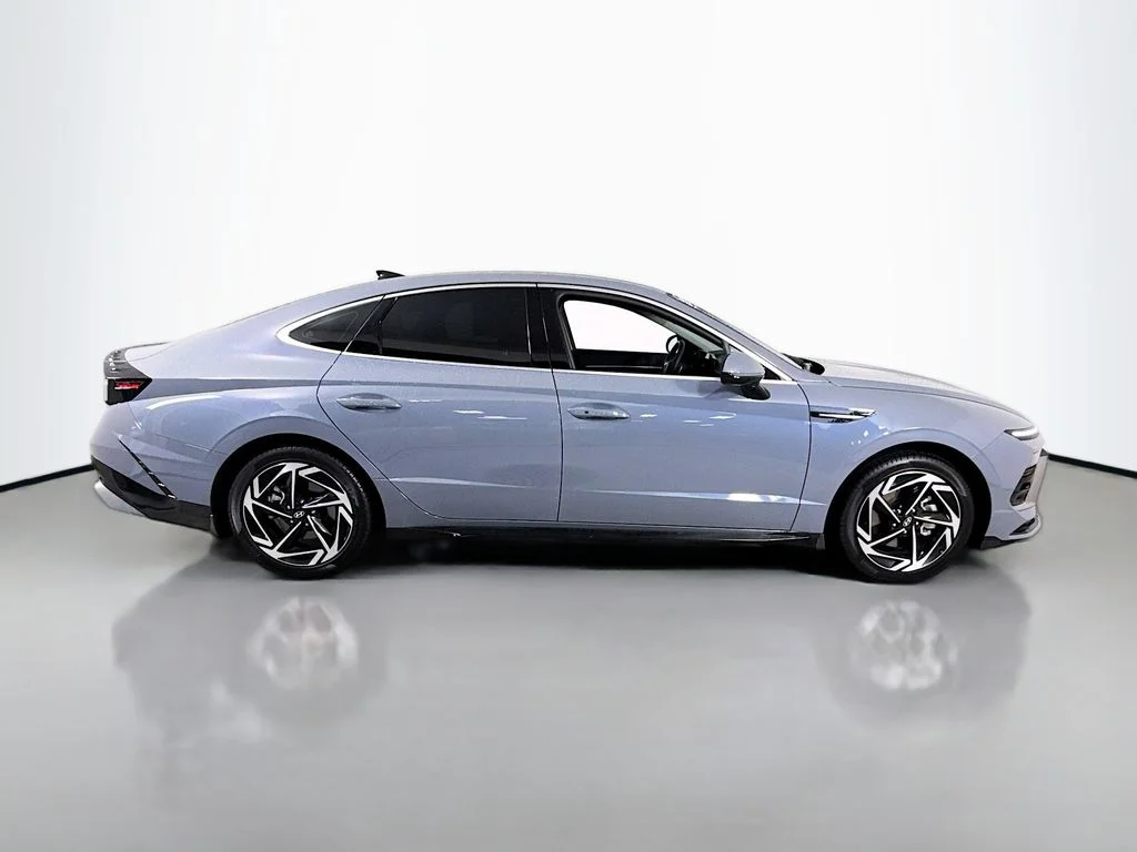 Used 2026 Blue Hyundai SEL Sport image 13