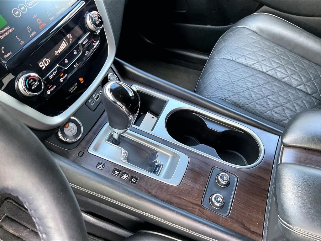 Used 2020 Pearl White Tricoat Nissan Platinum image 20