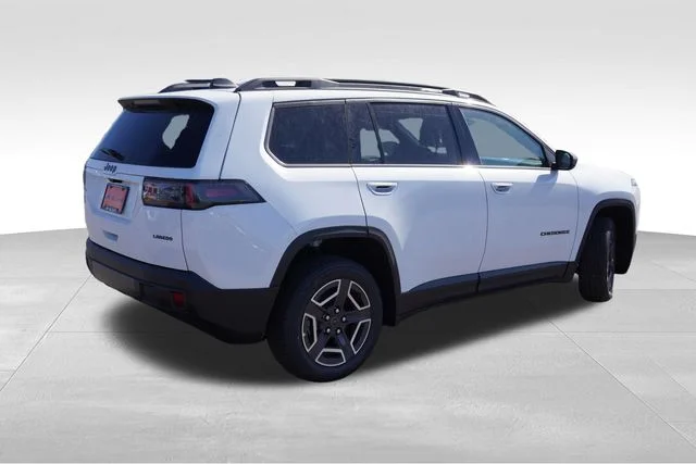 New 2026 White/off-white Jeep Laredo image 3