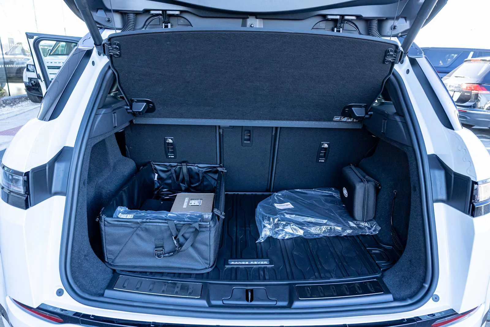 2026 Land Rover Range Rover Evoque Dynamic SE - Photo 31