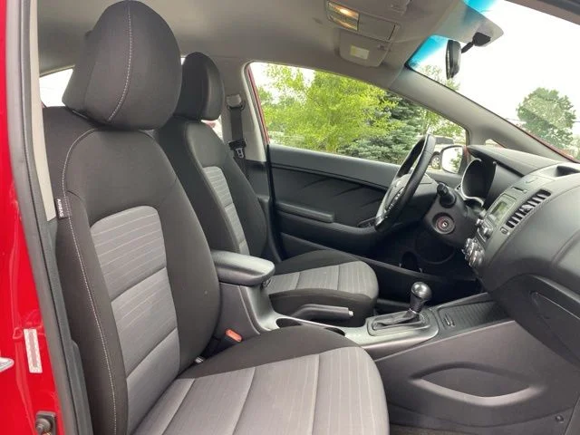 Used 2015 Red Kia EX image 28