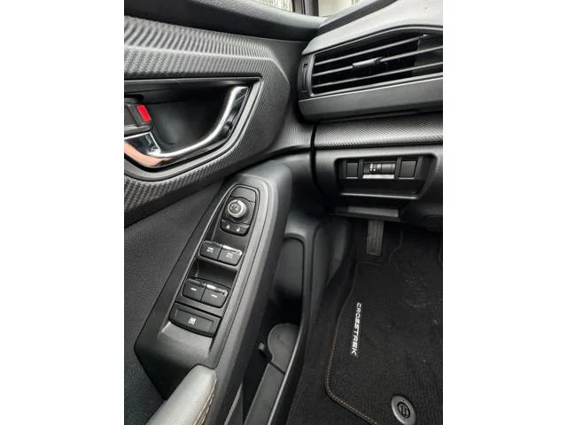New 2026 CRYSTAL BLACK SILICA Subaru Limited image 14