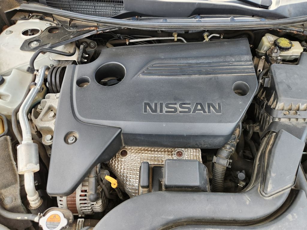 Used 2017 Pearl White Nissan 2.5 S image 33