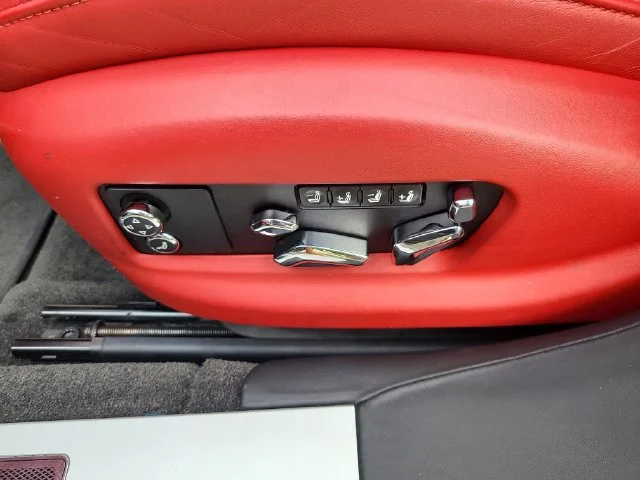 Used 2021 Black Bentley V8 image 27