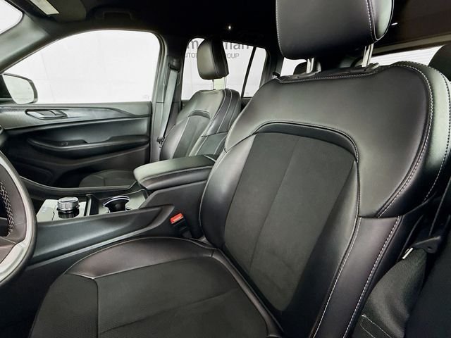 Used 2024 White Jeep Altitude image 20