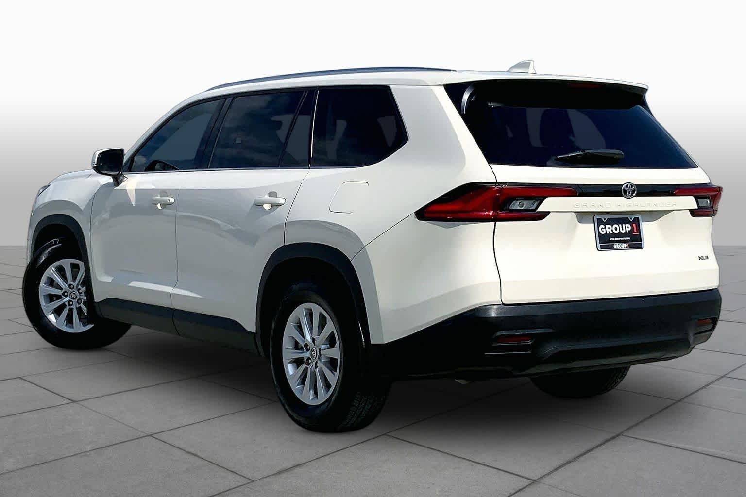 Used 2024 Coastal Cream Toyota XLE image 12