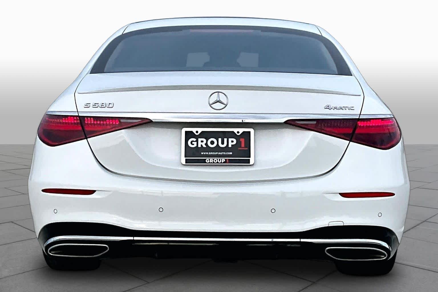 Used 2024 MANUFAKTUR Moonlight White Metallic Mercedes-Benz S 580 image 5