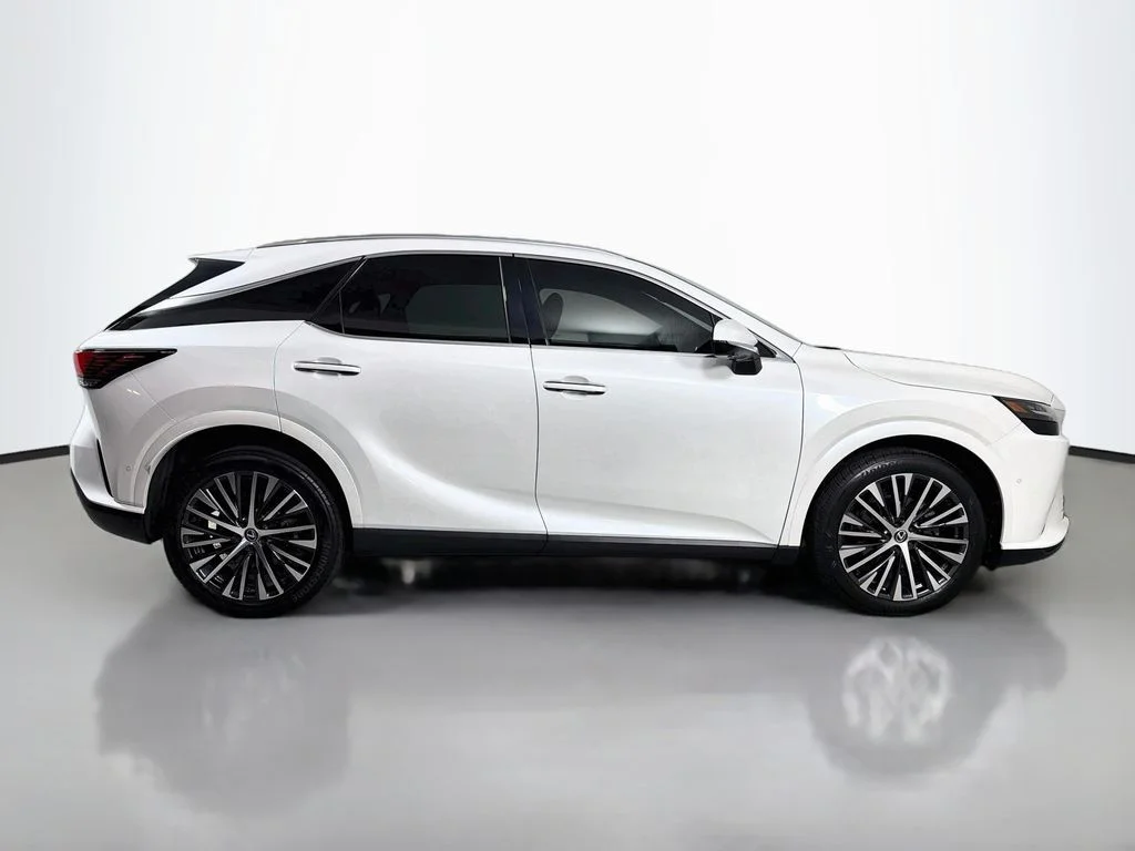 Used 2023 White Lexus 350 Premium Plus image 4