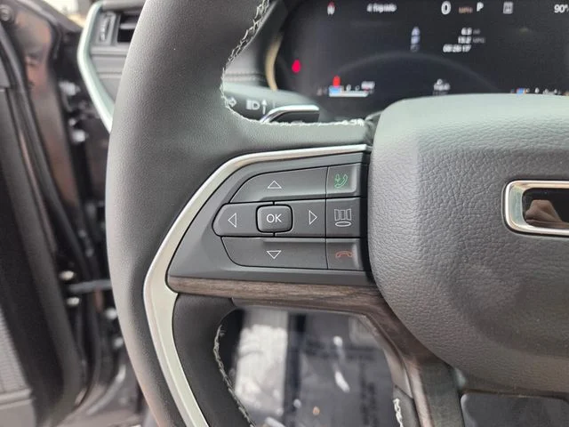 New 2026 Baltic Gray Metallic Clear-Coat Exterior Paint Jeep Altitude image 27