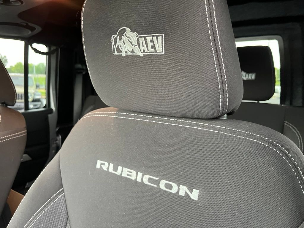 Used 2014 Billet Metallic Clearcoat Jeep Unlimited Rubicon image 33