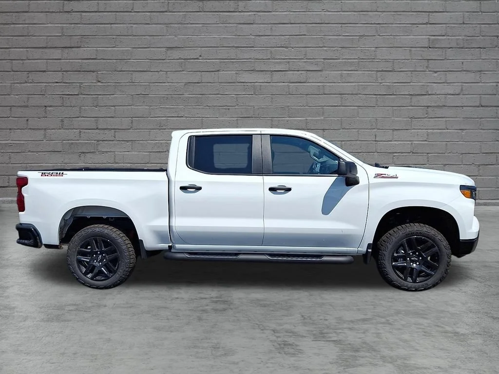 New 2026 Summit White Chevrolet Custom Trail Boss image 9
