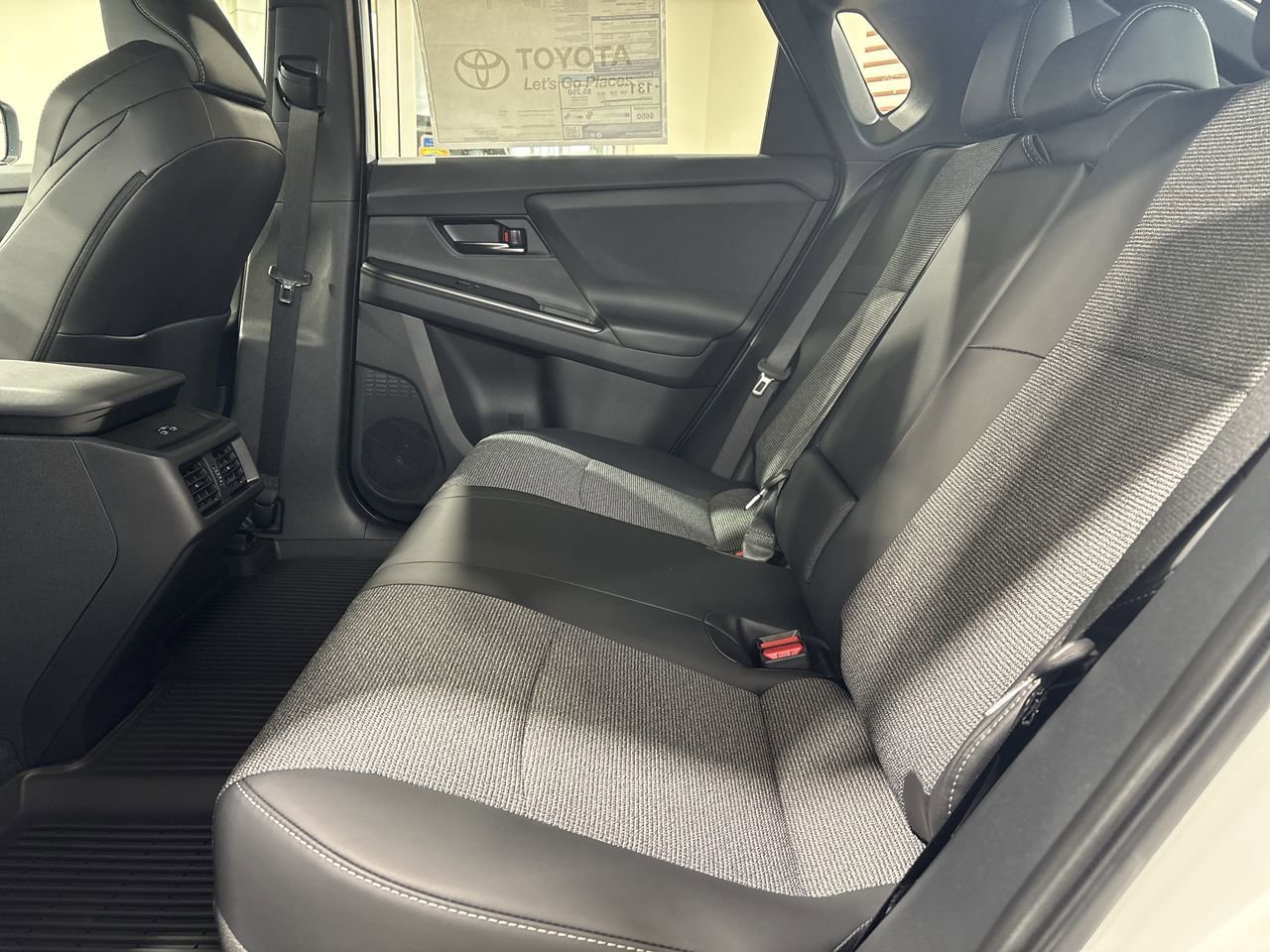 2026 Toyota bZ XLE - Photo 23