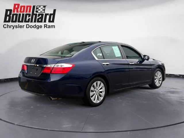 Used 2013 Blue Honda EX image 3