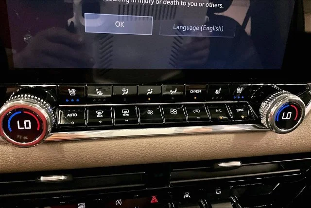 Used 2023 Onyx Black GMC Denali image 31