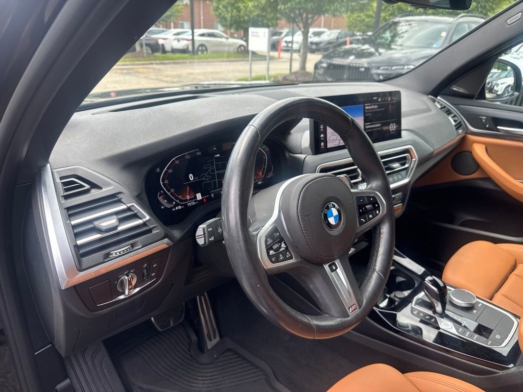 Used 2024 Black BMW sDrive30i image 8