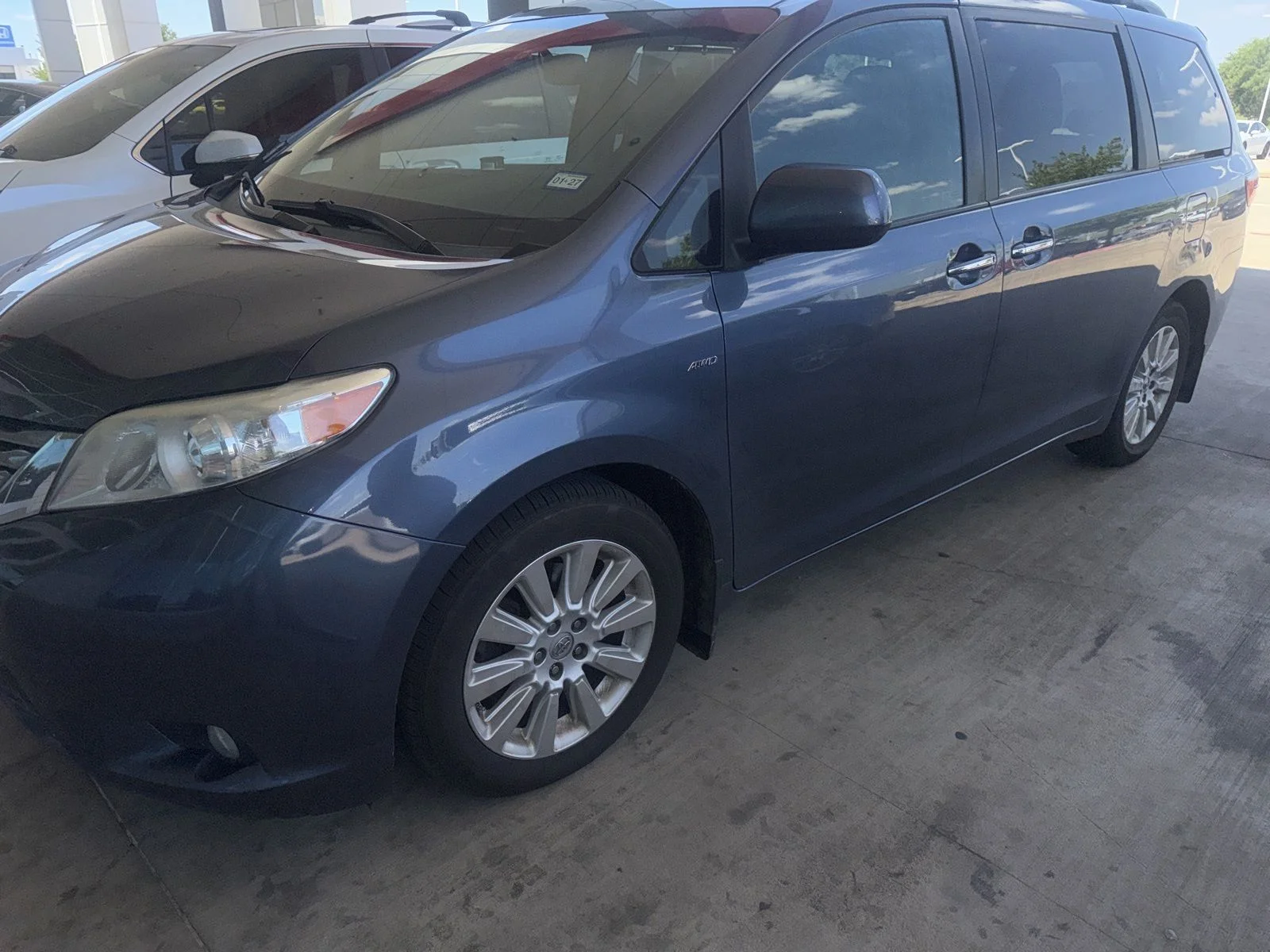 2016 Toyota Sienna XLE V6 AWD 7-Passenger's photo