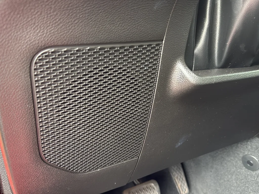 Used 2023 Red Jeep Sport S image 25