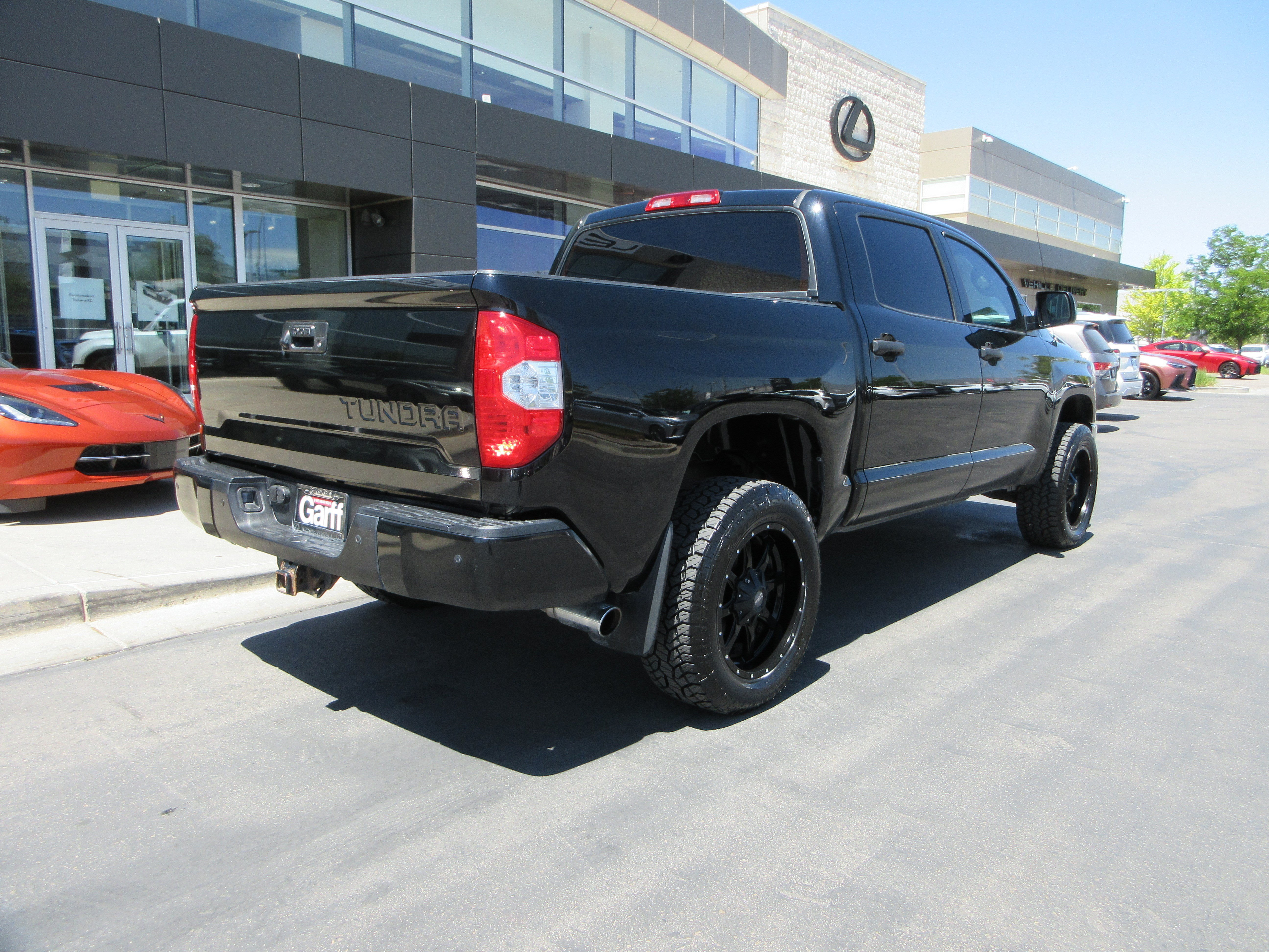 Used 2019 Midnight Black Metallic Toyota SR5 image 9