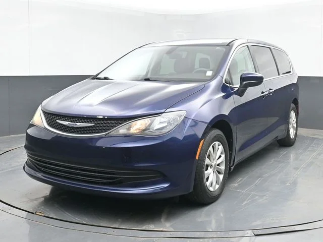 Used 2017 Blue Chrysler Touring image 9