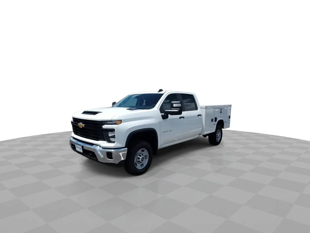 New 2026 Summit White Chevrolet WT image 4