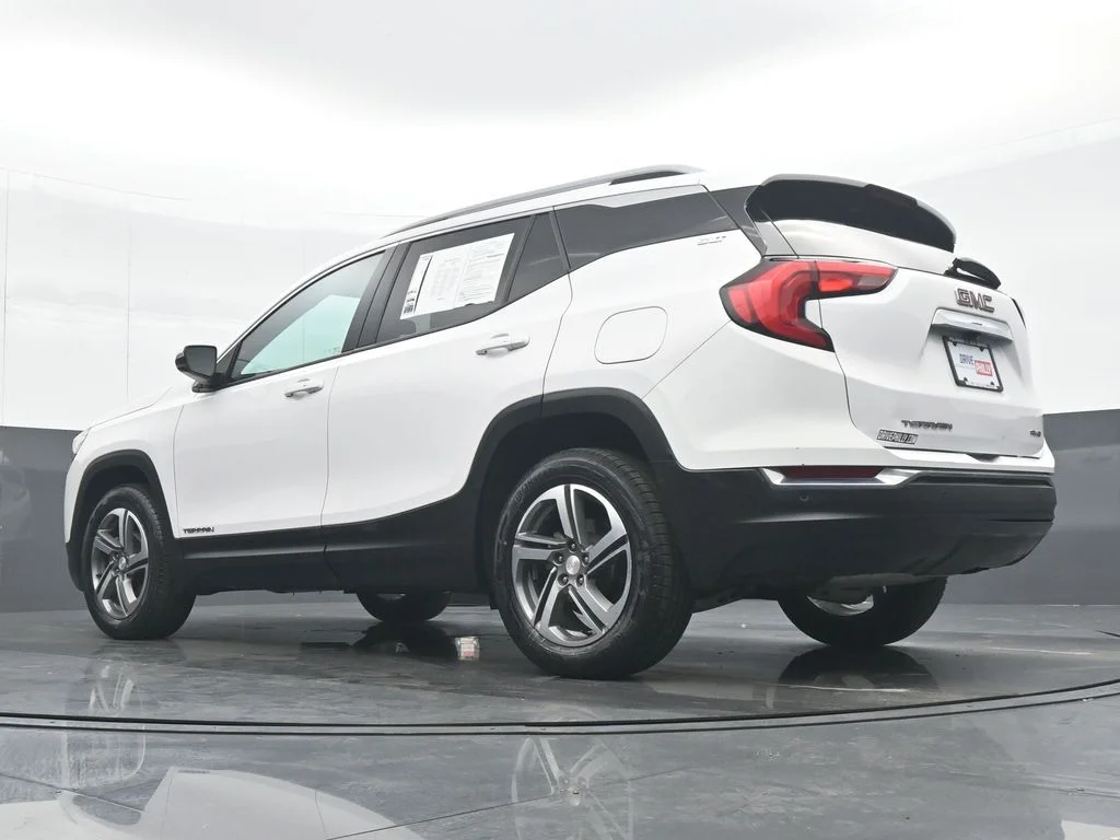 Used 2021 White GMC SLT image 28