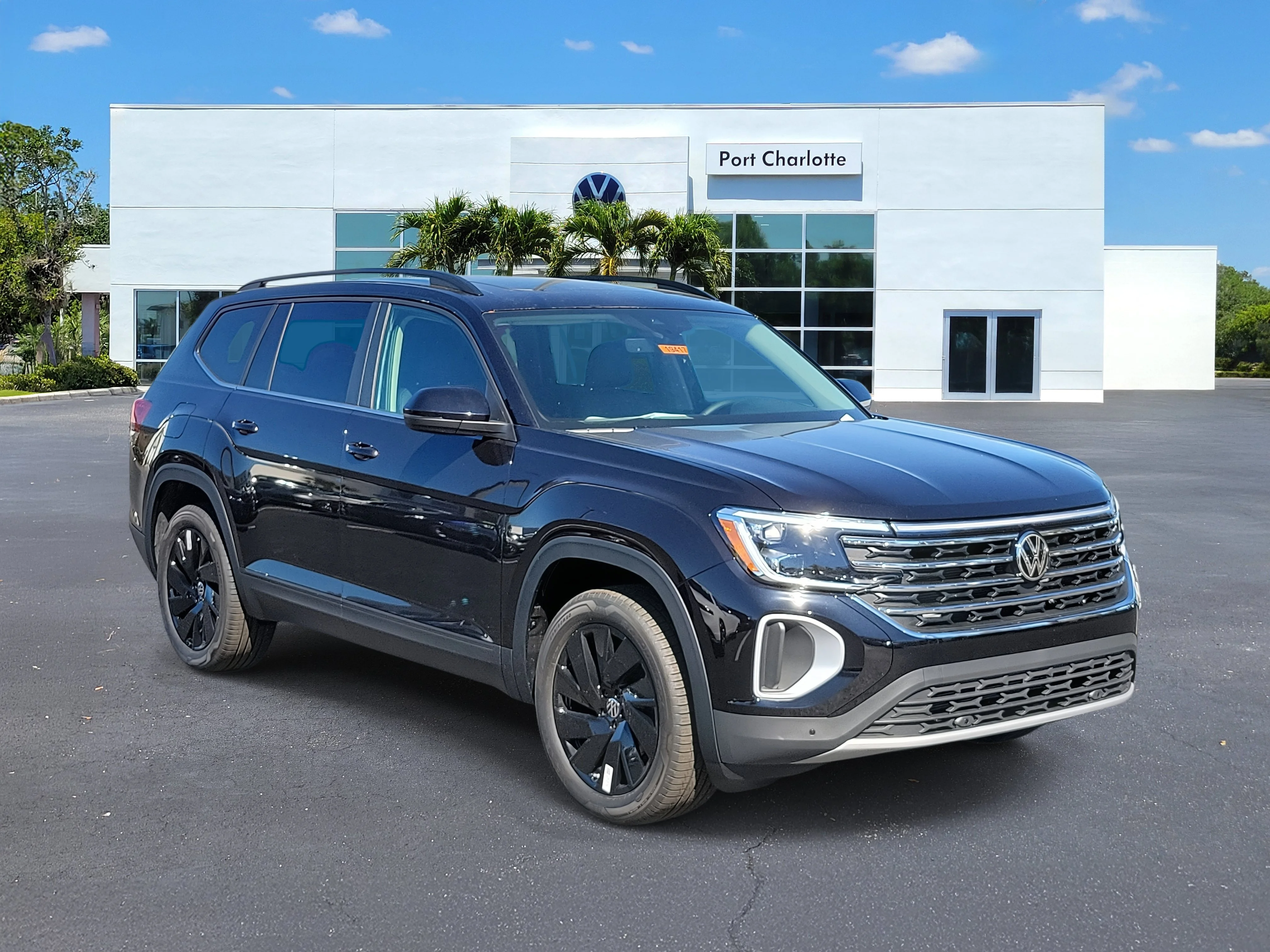 New 2026 Black Volkswagen SE w/Technology image 32