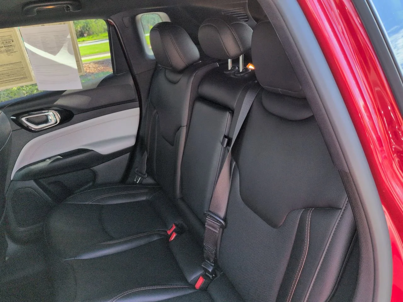 Used 2023 Redline Pearlcoat Jeep Limited image 13