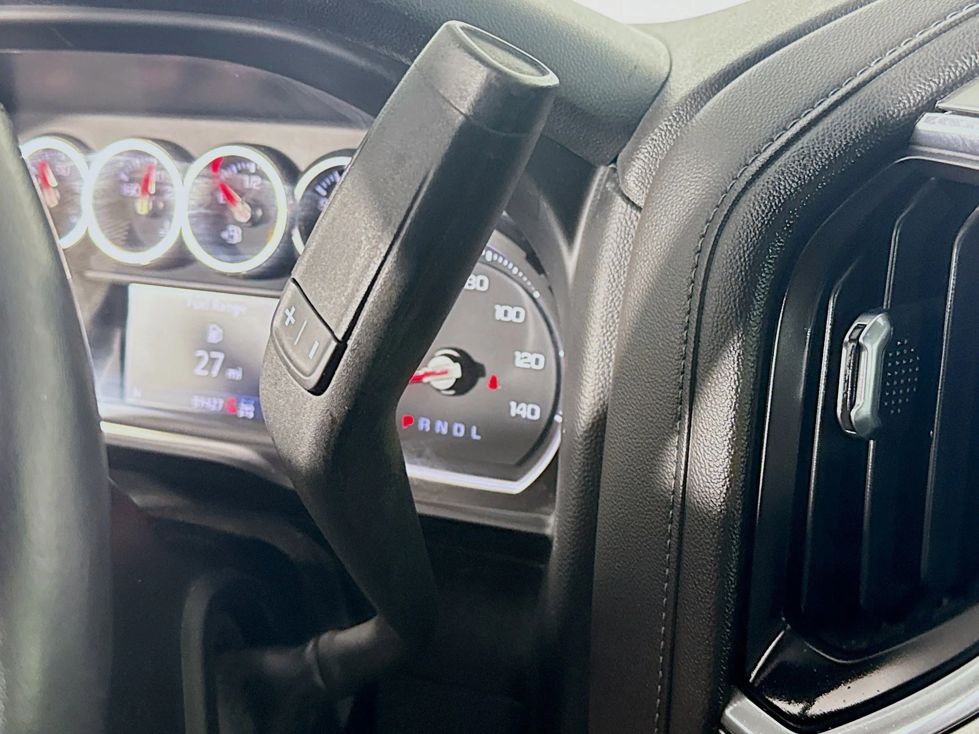 Used 2022 Summit White Chevrolet RST image 16