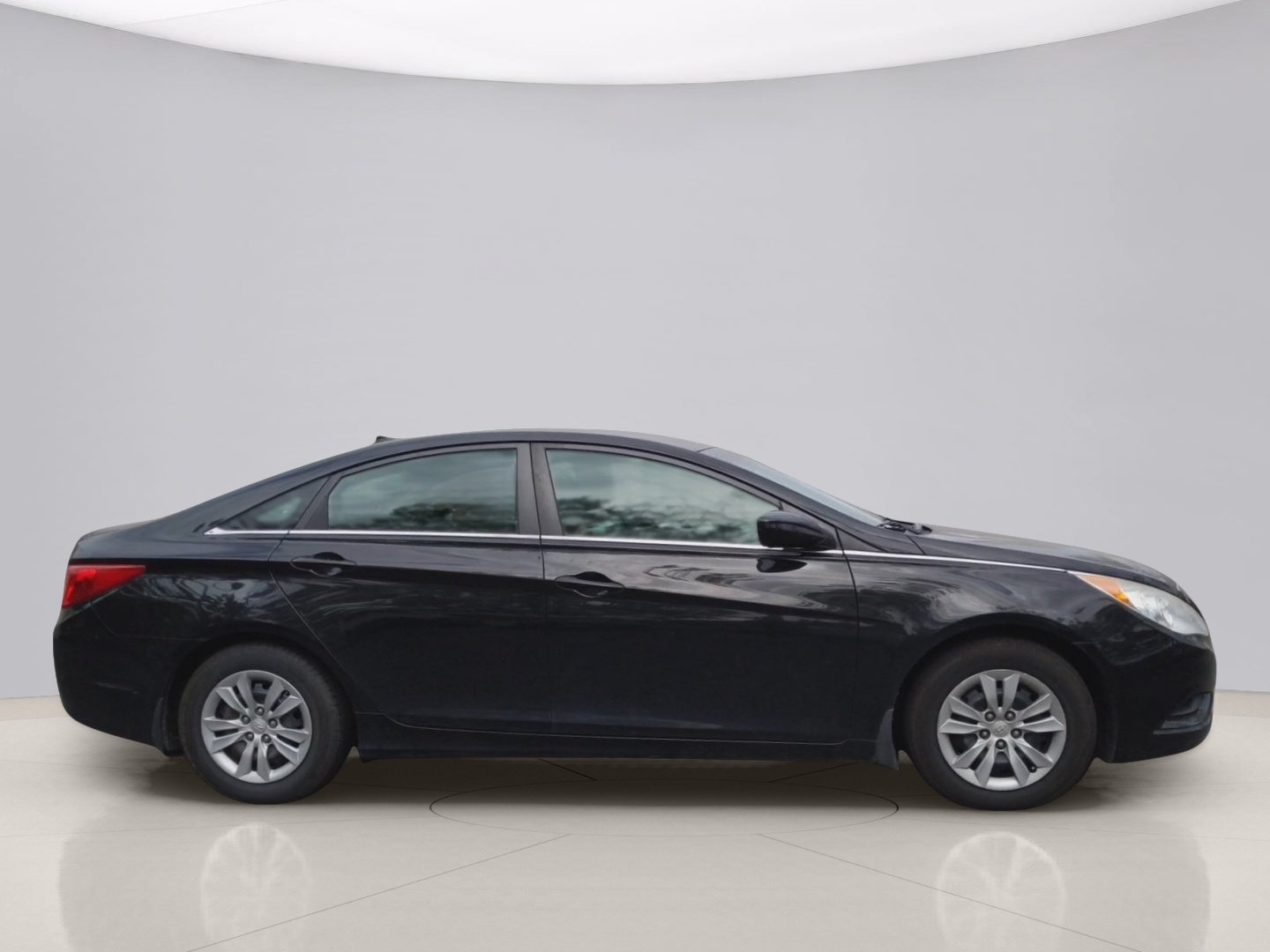 Used 2012 Black Hyundai GLS image 6