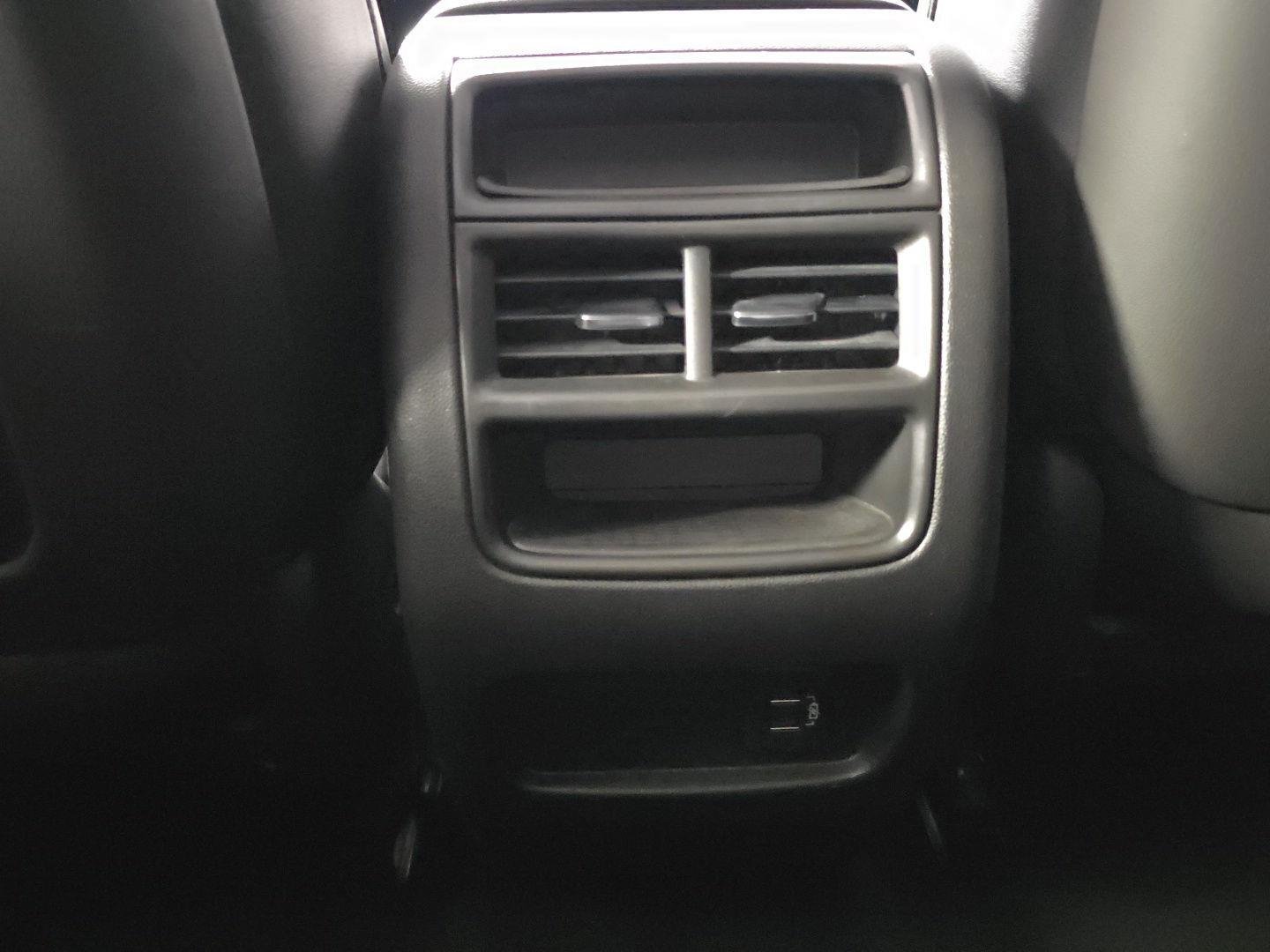 Used 2019 Crystal White Tricoat Cadillac Luxury AWD image 32