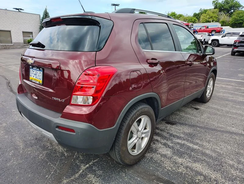 Used 2016 Red Chevrolet LT image 5