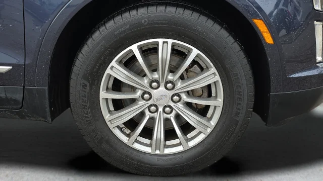 Used 2019 Harbor Blue Metallic Cadillac Luxury image 17